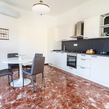 Apartment Helianthus *