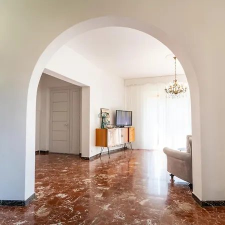 Apartment Helianthus Romito Magra